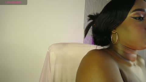 Snapshot of britanymooree chatting on February 9, 2:49 am Britany online show from February 9, 2:49 am
