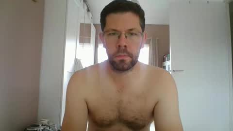 Snapshot of britguy6985 chatting on October 2, 10:44 am britguy6985 online show from October 2, 10:44 am