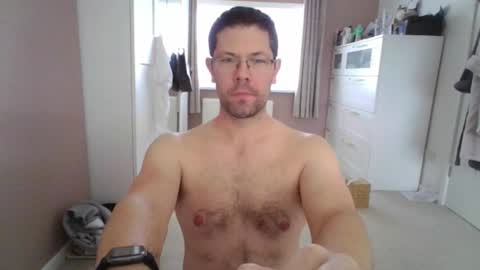 Snapshot of britguy6985 chatting on November 6, 12:39 pm britguy6985 online show from November 6, 12:39 pm