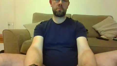 britguy6985 online show from December 22, 9:01 pm
