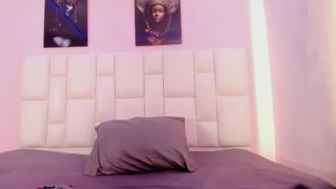 brithanysummer online show from October 31, 3:07 am