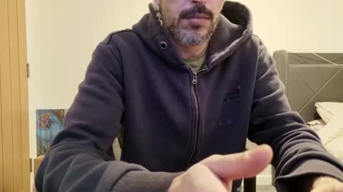 Snapshot of britishozzy chatting on December 19, 10:55 am Britishozzy online show from December 19, 10:55 am