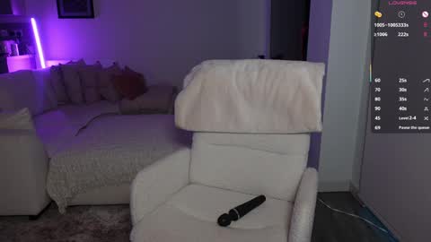 Snapshot of britishsofia chatting on March 31, 6:52 pm British Sofia online show from March 31, 6:52 pm