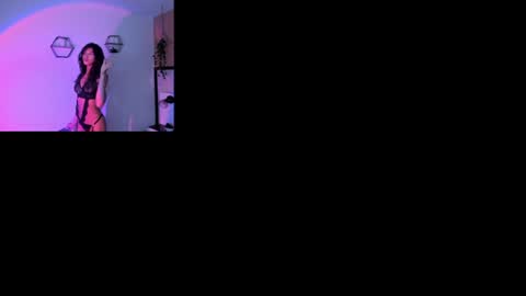 Snapshot of britney_collins_ chatting on June 15, 12:29 pm britney_collins_ online show from June 15, 12:29 pm