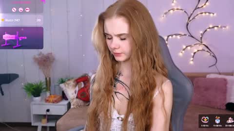 Snapshot of britney_lynch chatting on January 17, 8:44 pm Britney online show from January 17, 8:44 pm