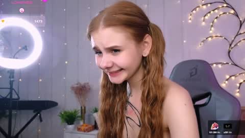 Snapshot of britney_lynch chatting on January 17, 11:51 pm Britney online show from January 17, 11:51 pm