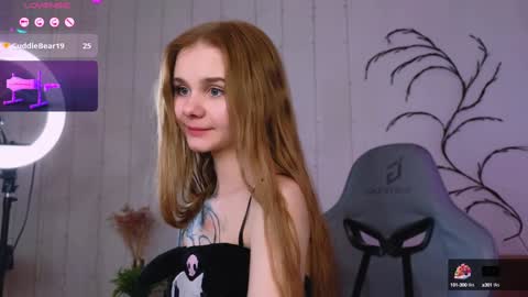 Snapshot of britney_lynch chatting on January 23, 12:14 am Britney online show from January 23, 12:14 am