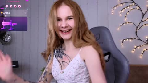 Snapshot of britney_lynch chatting on January 24, 8:43 pm Britney online show from January 24, 8:43 pm