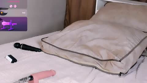 Snapshot of britney_lynch chatting on February 5, 3:13 am Britney online show from February 5, 3:13 am