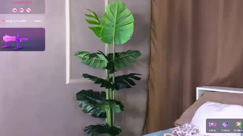 Snapshot of britney_lynch chatting on March 2, 12:20 am Britney online show from March 2, 12:20 am