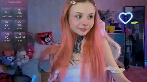 Snapshot of britney_lynch chatting on September 16, 8:10 pm Britney online show from September 16, 8:10 pm