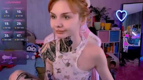 Snapshot of britney_lynch chatting on September 21, 1:02 pm Britney online show from September 21, 1:02 pm