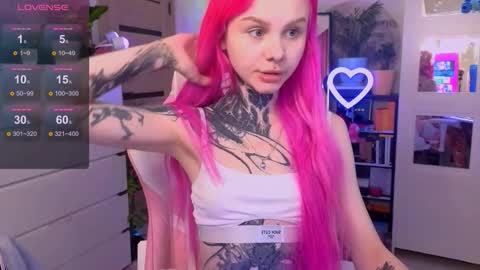 Snapshot of britney_lynch chatting on October 8, 1:58 am Britney online show from October 8, 1:58 am