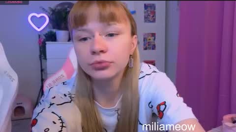 Snapshot of britney_lynch chatting on October 14, 10:54 pm Britney online show from October 14, 10:54 pm