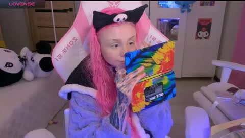 Snapshot of britney_lynch chatting on October 22, 5:34 pm Britney online show from October 22, 5:34 pm