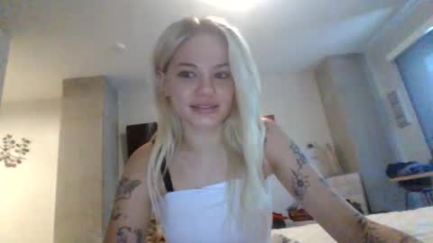 britneycherry08 online show from June 18, 9:30 pm