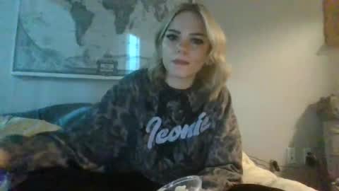 britneycherry08 online show from June 28, 12:49 am