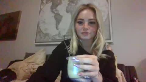 britneycherry08 online show from June 29, 3:35 am