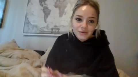 britneycherry08 online show from July 4, 10:38 pm