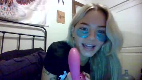 britneycherry08 online show from July 30, 11:15 pm