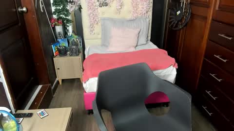 BRITTANY BROOKS online show from September 10, 11:32 am