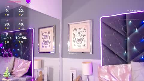 brittany 25 years old  happy as a worm  online show from December 17, 2:12 am