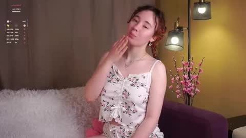Snapshot of britthe chatting on March 22, 11:13 am Lina online show from March 22, 11:13 am