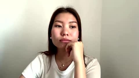 Snapshot of brittmcnairy chatting on June 16, 5:32 am Tate online show from June 16, 5:32 am