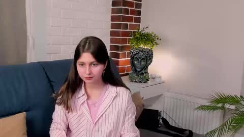 Snapshot of brittpobre chatting on December 2, 7:42 pm brittpobre online show from December 2, 7:42 pm