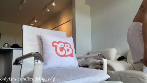 Brody Biggs online show from July 4, 11:00 pm