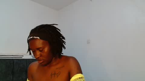 broken_haloo online show from February 18, 6:31 am