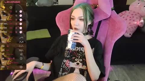 Snapshot of broodmommyy3 chatting on February 14, 9:34 am Martha online show from February 14, 9:34 am