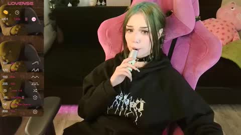 Snapshot of broodmommyy3 chatting on February 18, 5:09 am Martha online show from February 18, 5:09 am