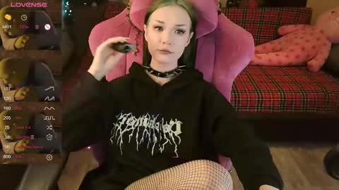 Snapshot of broodmommyy3 chatting on February 22, 3:12 am Martha online show from February 22, 3:12 am