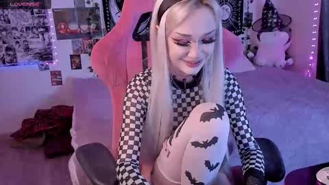 Snapshot of broodmommyy3 chatting on November 2, 9:33 am Martha online show from November 2, 9:33 am