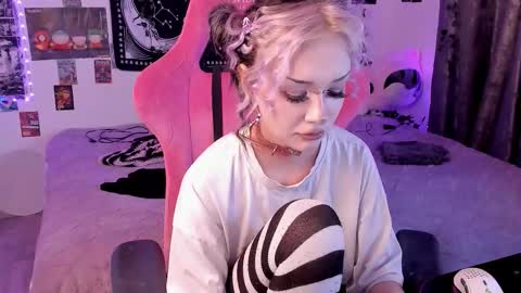 Snapshot of broodmommyy3 chatting on November 21, 1:54 pm Martha online show from November 21, 1:54 pm