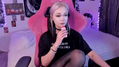 Snapshot of broodmommyy3 chatting on November 25, 12:38 pm Martha online show from November 25, 12:38 pm