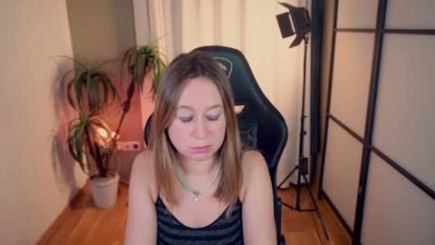 Snapshot of brooke_evans_ chatting on January 18, 12:02 am Brooke online show from January 18, 12:02 am