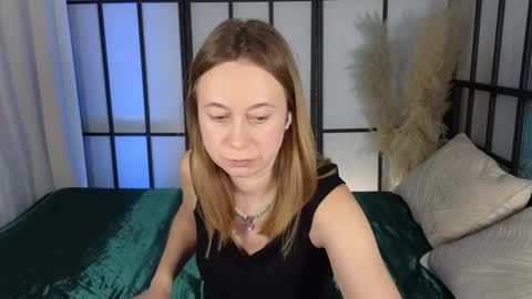 Snapshot of brooke_evans_ chatting on February 2, 8:51 pm Brooke online show from February 2, 8:51 pm