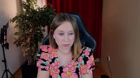 Snapshot of brooke_evans_ chatting on October 29, 12:46 am Brooke online show from October 29, 12:46 am