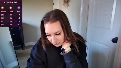 Snapshot of brookebee27 chatting on December 6, 8:40 pm brookebee online show from December 6, 8:40 pm