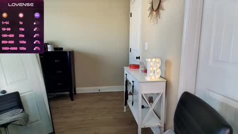 Snapshot of brookebee27 chatting on December 12, 9:04 pm brookebee online show from December 12, 9:04 pm