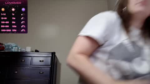 Snapshot of brookebee27 chatting on January 5, 9:48 am brookebee online show from January 5, 9:48 am