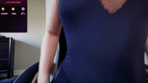 Snapshot of brookebee27 chatting on February 25, 9:02 pm brookebee online show from February 25, 9:02 pm