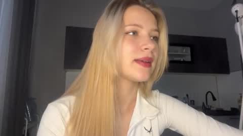 Snapshot of brookegrauman chatting on June 9, 2:17 pm Kate online show from June 9, 2:17 pm
