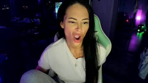Snapshot of brookesummerxo chatting on April 17, 4:04 am Brooke Summer xo online show from April 17, 4:04 am