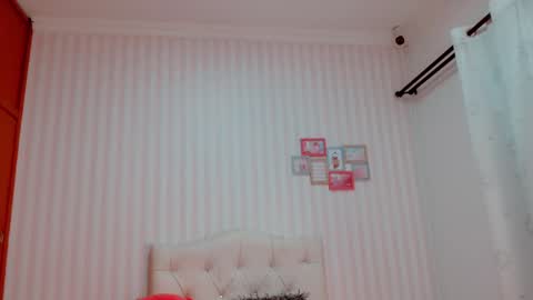 Snapshot of brooklove_doll chatting on December 5, 4:09 am Brook Loves online show from December 5, 4:09 am