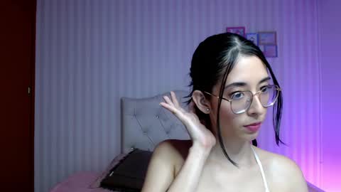 Snapshot of brooklove_doll chatting on December 19, 5:18 am Brook Loves online show from December 19, 5:18 am