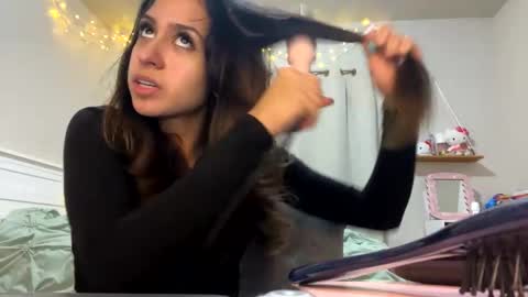 Snapshot of brownbunny212 chatting on February 11, 4:01 am brownbunny212 online show from February 11, 4:01 am