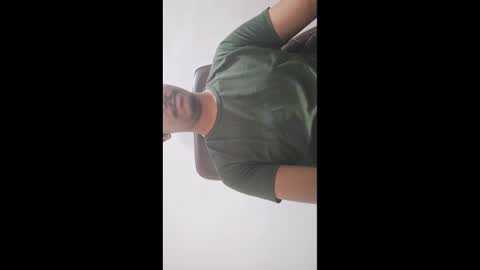 brownguy2505 online show from December 5, 6:44 am